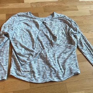 Lululemon open back long sleeve shirt sz 8